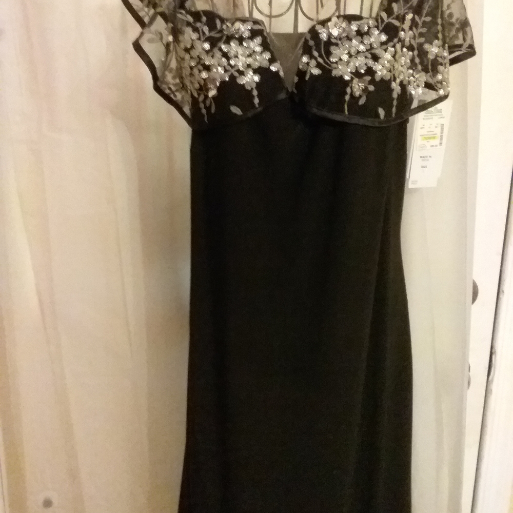Dress - Picture 2 of 5